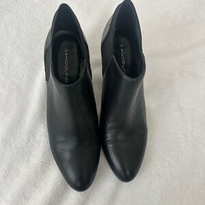 Bandolino Black Leather Pointed Ankle Booties